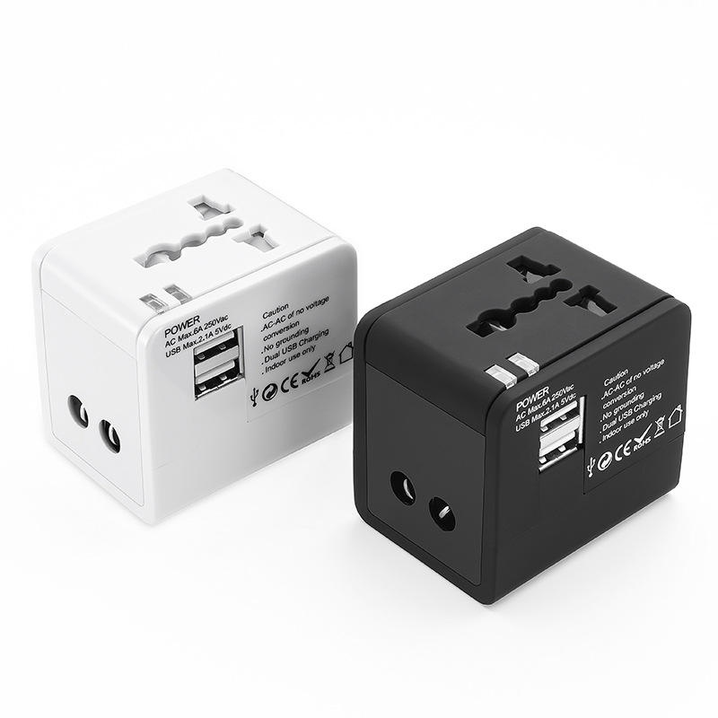 Универсальный дорожный адаптер с двумя портами USB